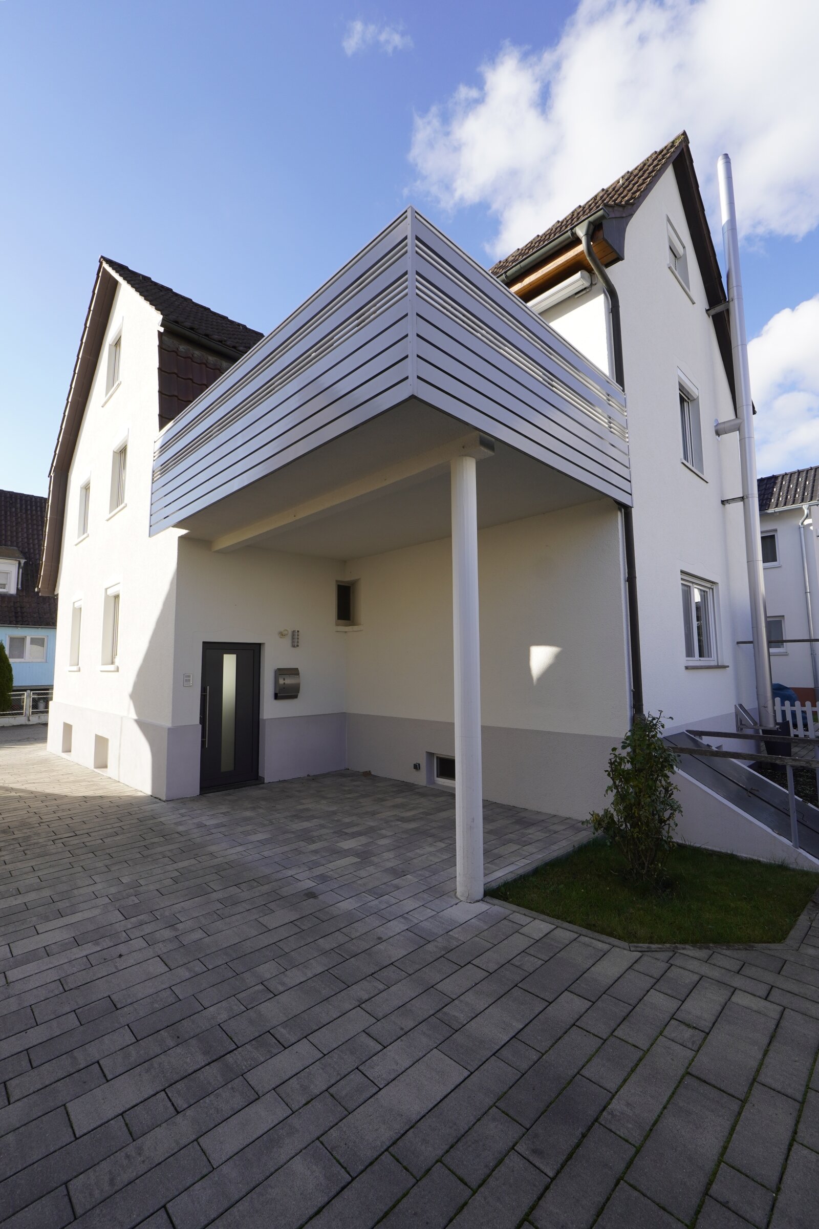 Flexibles Haus mit 2 Einheiten in Friedrichshafen Stadtnähe Flexibles Haus mit 2 Einheiten in Friedrichshafen Stadtnähe